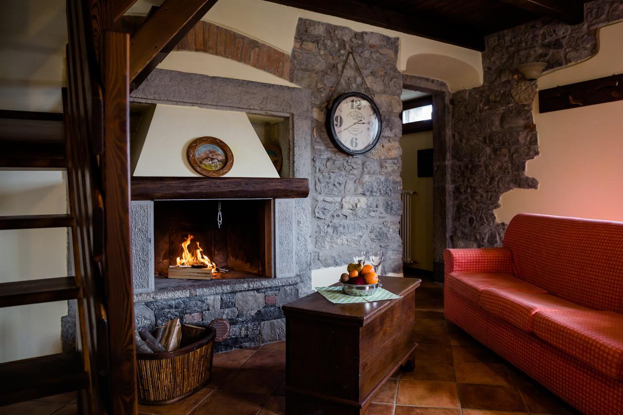 Ca' Baetti L'Antico Borgo Bed and Breakfast Roncola Exteriör bild